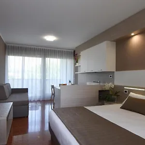 ** Apartahotel All'adige Italia
